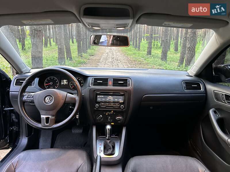 Седан Volkswagen Jetta 2011 в Каменском