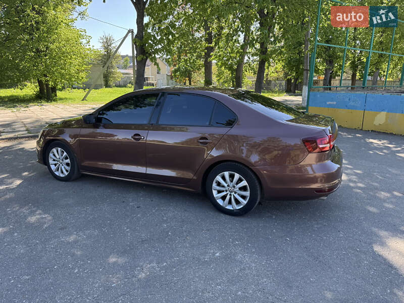 Седан Volkswagen Jetta 2016 в Павлограді