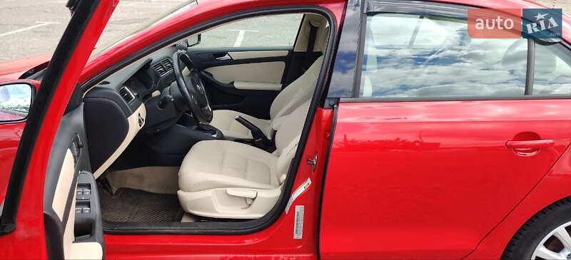 Седан Volkswagen Jetta 2011 в Києві