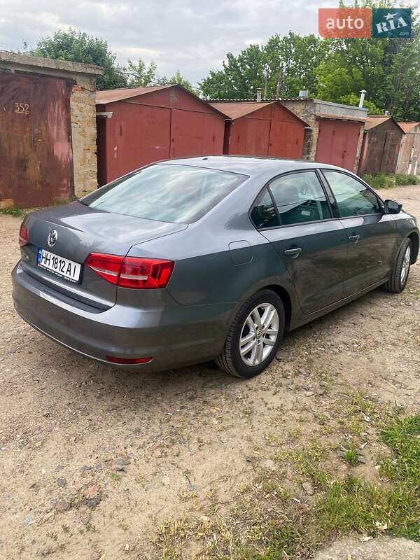 Седан Volkswagen Jetta 2015 в Одесі