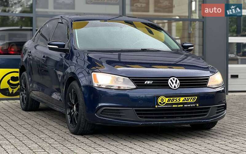 Седан Volkswagen Jetta 2010 в 