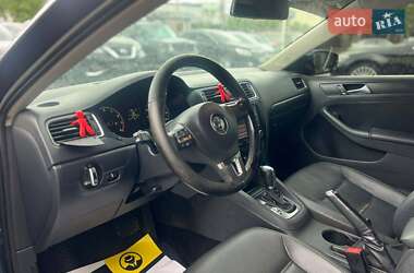 Седан Volkswagen Jetta 2010 в 