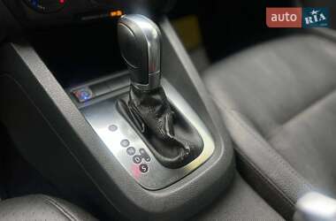 Седан Volkswagen Jetta 2010 в 