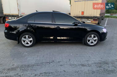 Седан Volkswagen Jetta 2014 в 