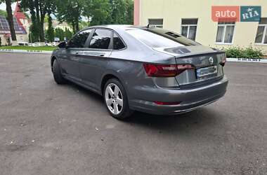 Седан Volkswagen Jetta 2019 в 