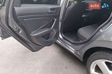 Седан Volkswagen Jetta 2019 в 
