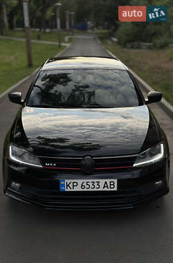 Седан Volkswagen Jetta 2014 в 