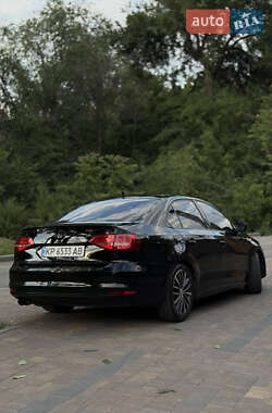 Седан Volkswagen Jetta 2014 в 