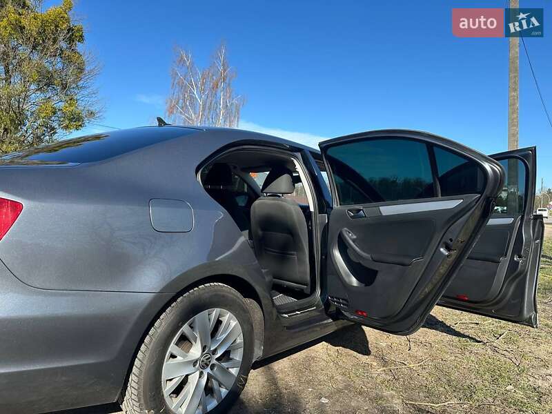 Седан Volkswagen Jetta 2013 в Житомире