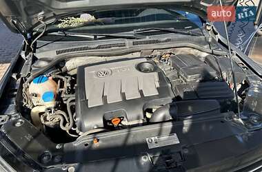 Седан Volkswagen Jetta 2013 в 