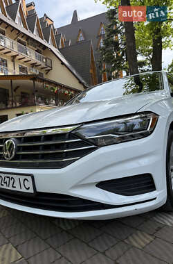 Седан Volkswagen Jetta 2018 в 