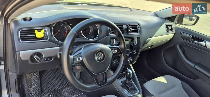 Седан Volkswagen Jetta 2017 в Ужгороде