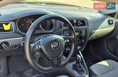 Седан Volkswagen Jetta 2017 в 