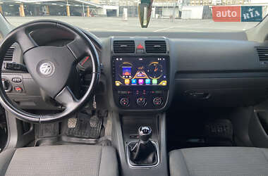 Седан Volkswagen Jetta 2005 в 