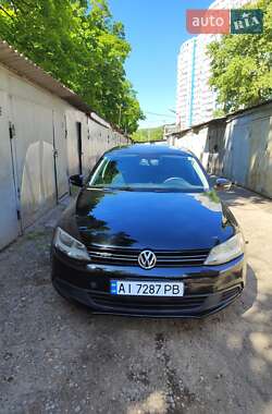 Седан Volkswagen Jetta 2013 в Киеве