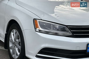 Седан Volkswagen Jetta 2015 в 