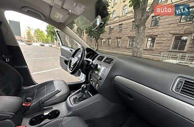 Седан Volkswagen Jetta 2015 в 