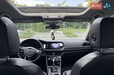 Седан Volkswagen Jetta 2018 в 