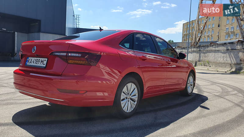 Седан Volkswagen Jetta 2018 в Києві