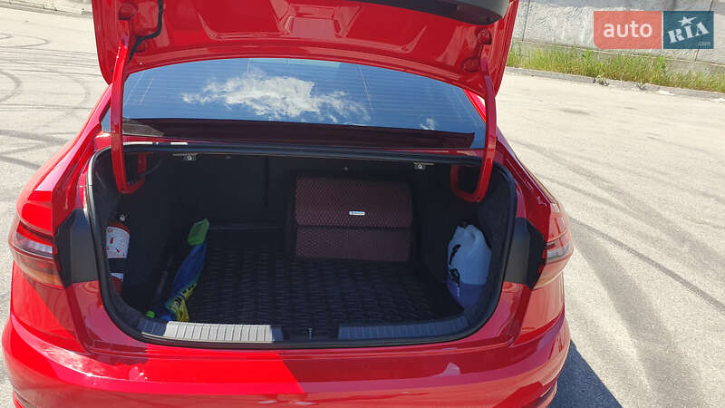 Седан Volkswagen Jetta 2018 в Києві