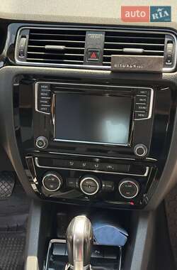 Седан Volkswagen Jetta 2016 в 