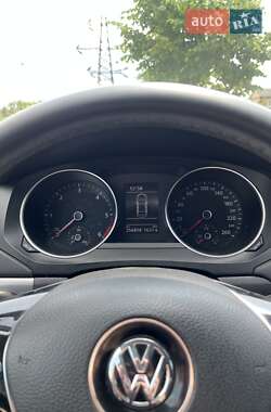 Седан Volkswagen Jetta 2016 в 