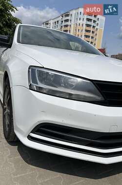 Седан Volkswagen Jetta 2016 в 