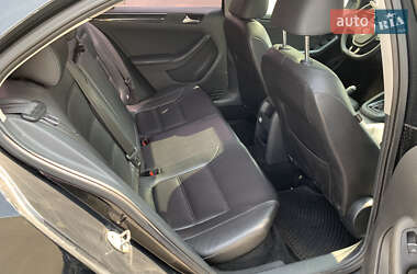 Седан Volkswagen Jetta 2015 в 