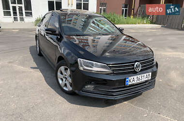 Седан Volkswagen Jetta 2015 в 