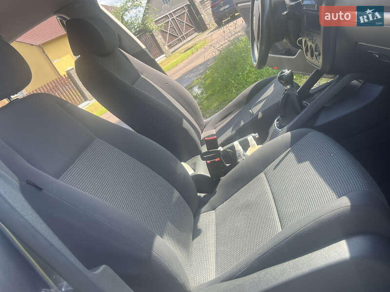 Седан Volkswagen Jetta 2006 в Калуше