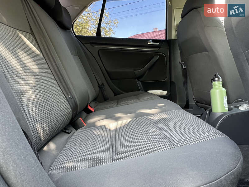 Седан Volkswagen Jetta 2006 в Калуше