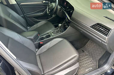 Седан Volkswagen Jetta 2019 в 