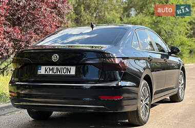 Седан Volkswagen Jetta 2019 в 