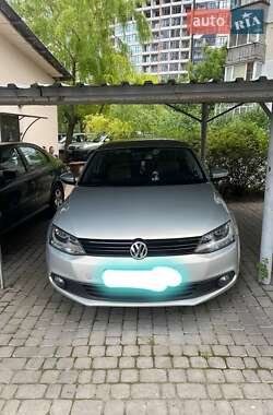 Седан Volkswagen Jetta 2012 в Одесі