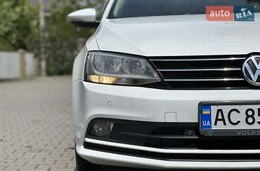 Седан Volkswagen Jetta 2016 в 