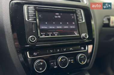 Седан Volkswagen Jetta 2016 в 