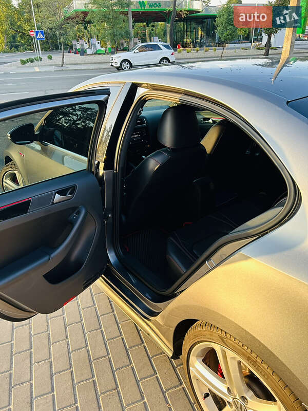 Седан Volkswagen Jetta 2017 в Києві