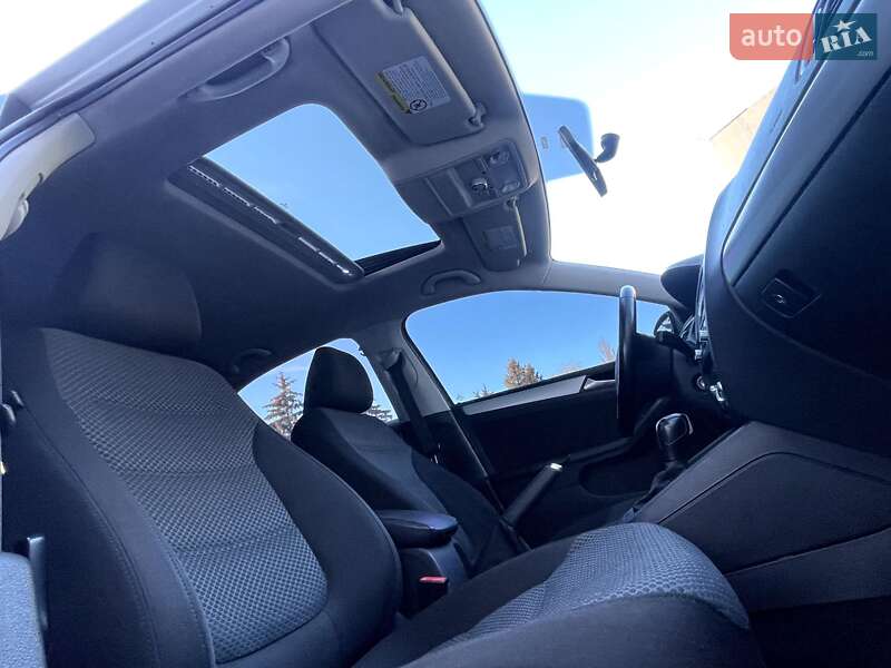 Седан Volkswagen Jetta 2013 в Івано-Франківську