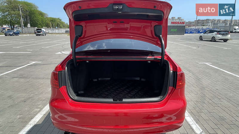 Седан Volkswagen Jetta 2012 в Одессе