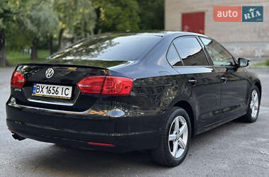 Седан Volkswagen Jetta 2011 в 