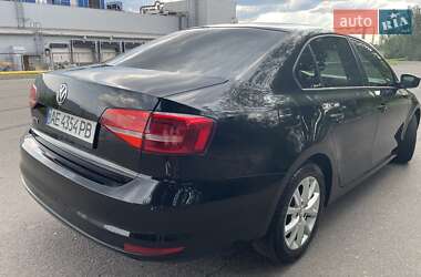 Седан Volkswagen Jetta 2015 в 