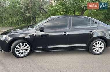 Седан Volkswagen Jetta 2015 в 