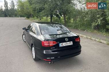Седан Volkswagen Jetta 2015 в 