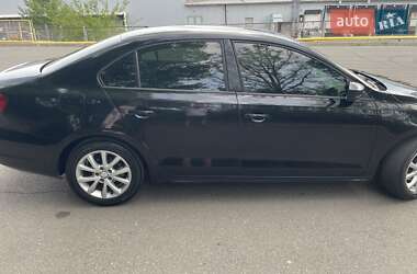 Седан Volkswagen Jetta 2015 в 