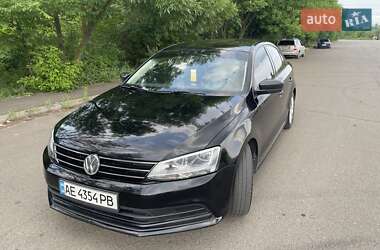Седан Volkswagen Jetta 2015 в 