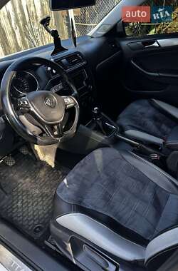 Седан Volkswagen Jetta 2016 в 