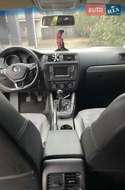 Седан Volkswagen Jetta 2016 в 