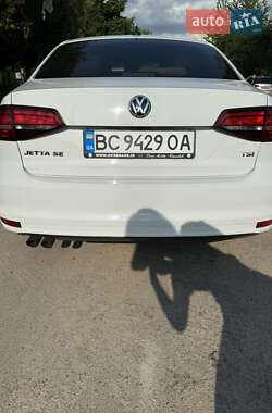 Седан Volkswagen Jetta 2016 в 