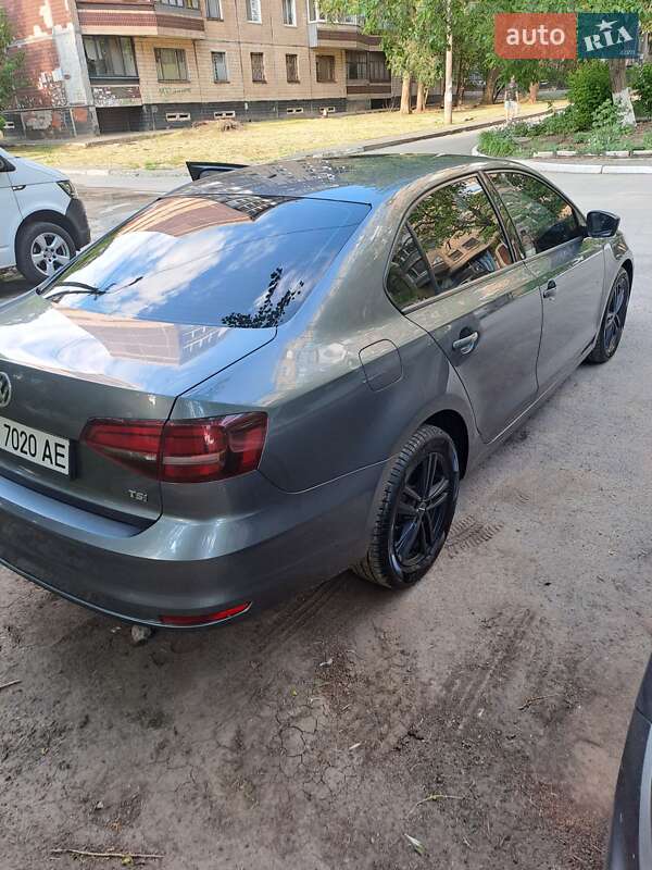 Седан Volkswagen Jetta 2016 в Кривом Роге