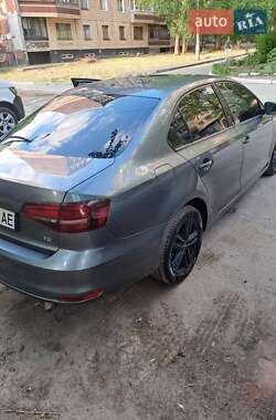 Седан Volkswagen Jetta 2016 в 
